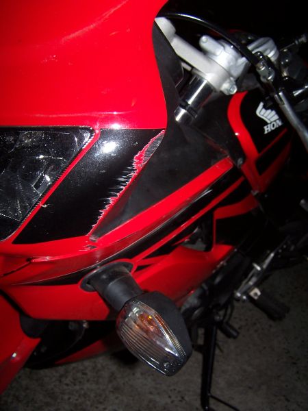 Scratches on front left fairing