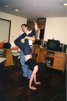 Vicky kicking Renny in the head as she gets turned upside down